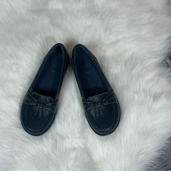 Clarks Black Loafers with Tassel Detail - Picture 4 of 9
